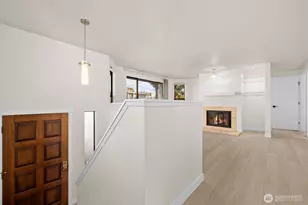 917 N 100th St, Seattle, WA 98133 - Photo 7