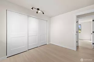 917 N 100th St, Seattle, WA 98133 - Photo 25