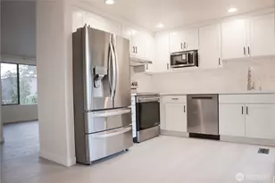 917 N 100th St, Seattle, WA 98133 - Photo 7