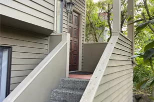 917 N 100th St, Seattle, WA 98133 - Photo 5