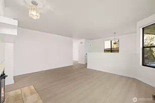 917 N 100th St, Seattle, WA 98133 - Photo 11