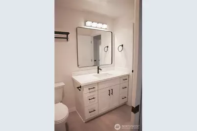 917 N 100th Street, Seattle, WA 98133 - Photo 17