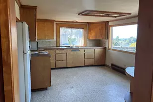 1716 E 3rd St, Port Angeles, WA 98362 - Photo 9