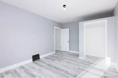 24507 Meridian Avenue E, Graham, WA 98338 - Photo 17