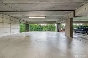 145 105th Ave SE, Bellevue, WA 98004 - Photo 37