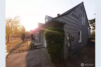 411 120th Street S, Tacoma, WA 98444 - Photo 9