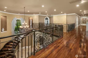 8638 NE 19th Pl, Clyde Hill, WA 98004 - Photo 23