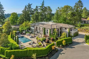 8638 NE 19th Pl, Clyde Hill, WA 98004 - Photo 3