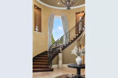 8638 NE 19th Place, Clyde Hill, WA 98004 - Photo 9