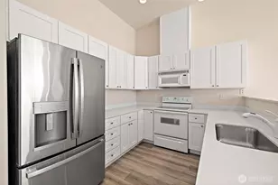6831 NE 170th St, Kenmore, WA 98028 - Photo 9