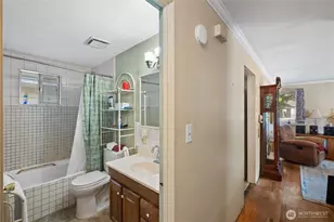 105 NE 180th St, Shoreline, WA 98155 - Photo 13