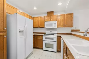 22703 SE 242nd Pl, Maple Valley, WA 98038 - Photo 11