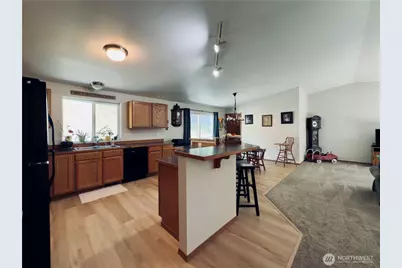 2037 Delameter Road, Castle Rock, WA 98611 - Photo 7