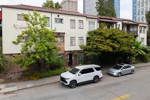 1106 NE 42nd St, Seattle, WA 98105 - Photo 33