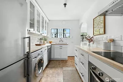 1106 NE 42nd Street #19, Seattle, WA 98105 - Photo 13