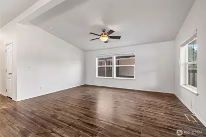 2101 S 324th Street #14, Federal Way, WA 98003 - Photo 9