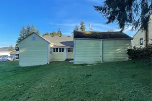 1052 Ballentine St, Raymond, WA 98577 - Photo 3