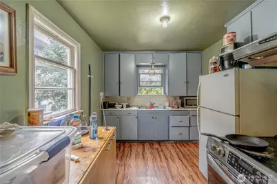 423 Park Avenue N, Renton, WA 98057 - Photo 7