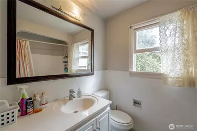 423 Park Avenue N, Renton, WA 98057 - Photo 17