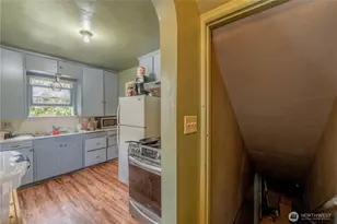 423 Park Ave N, Renton, WA 98057 - Photo 9