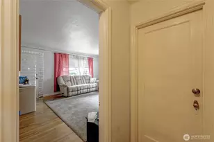 423 Park Ave N, Renton, WA 98057 - Photo 21