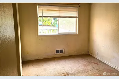 529 N 103rd Street, Seattle, WA 98133 - Photo 17