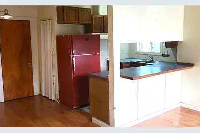 529 N 103rd Street, Seattle, WA 98133 - Photo 3