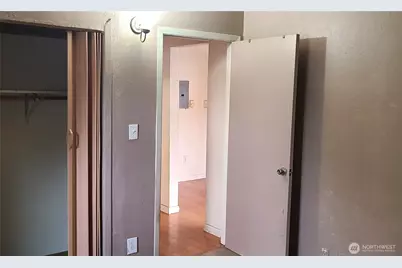 529 N 103rd Street, Seattle, WA 98133 - Photo 9