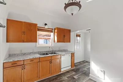 303 W Magnolia Street, Centralia, WA 98531 - Photo 9