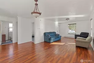 303 W Magnolia St, Centralia, WA 98531 - Photo 7