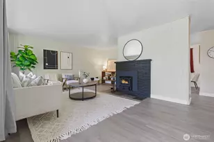 1006 NE 126th St, Seattle, WA 98125 - Photo 3