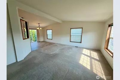 1628 Pleasant Avenue, Wenatchee, WA 98801 - Photo 3