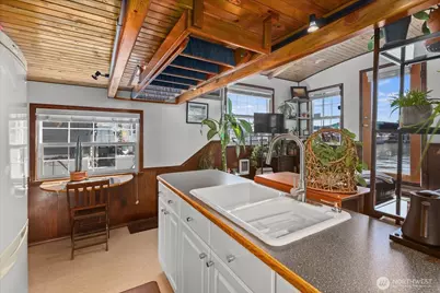 1900 Westlake Avenue N #B11, Seattle, WA 98109 - Photo 15