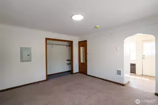 2135 4th St, Bremerton, WA 98312 - Photo 11