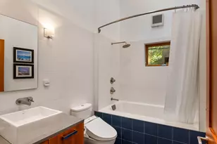 12741 NE 39th St, Bellevue, WA 98005 - Photo 17