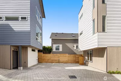 1627 B 21st Avenue, Seattle, WA 98122 - Photo 17