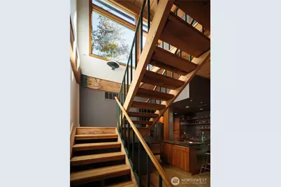 611 Post Avenue #7, Seattle, WA 98104 - Photo 9