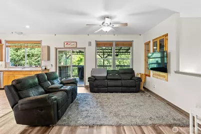 1604 Tara Court, Kelso, WA 98626 - Photo 5