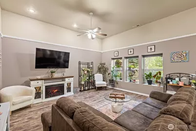 1604 Tara Court, Kelso, WA 98626 - Photo 21