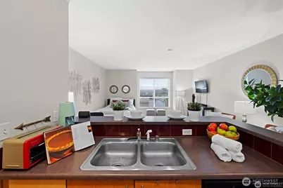 668 S Lane Street #603, Seattle, WA 98104 - Photo 7