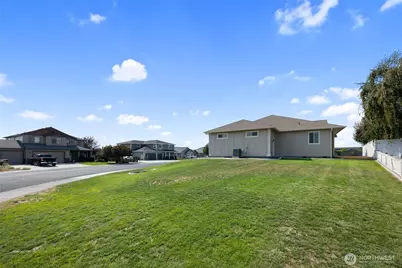 509 N Bluff  West Drive, Moses Lake, WA 98837 - Photo 7