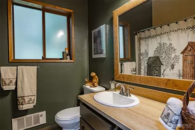 7082 Olympus Way, Glacier, WA 98244 - Photo 19