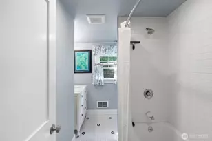 10191 W Belfair Valley Rd, Bremerton, WA 98312 - Photo 17