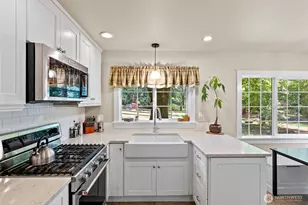 10191 W Belfair Valley Rd, Bremerton, WA 98312 - Photo 11