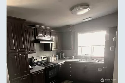 10715 9th Avenue Ct S, Tacoma, WA 98444 - Photo 5