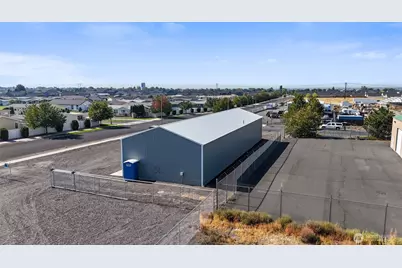 221 S Hamilton Road, Moses Lake, WA 98837 - Photo 3