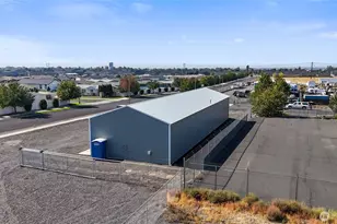 221 S Hamilton Rd, Moses Lake, WA 98837 - Photo 3