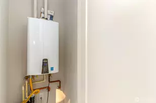 319C Malden Ave E, Seattle, WA 98112 - Photo 9