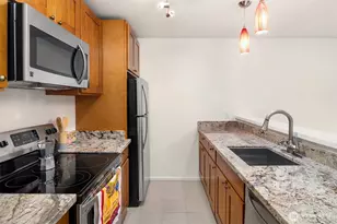 5834 NE 75th St, Seattle, WA 98115 - Photo 9