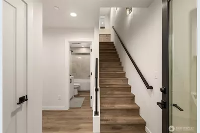 2017 W Bertona Street, Seattle, WA 98199 - Photo 3